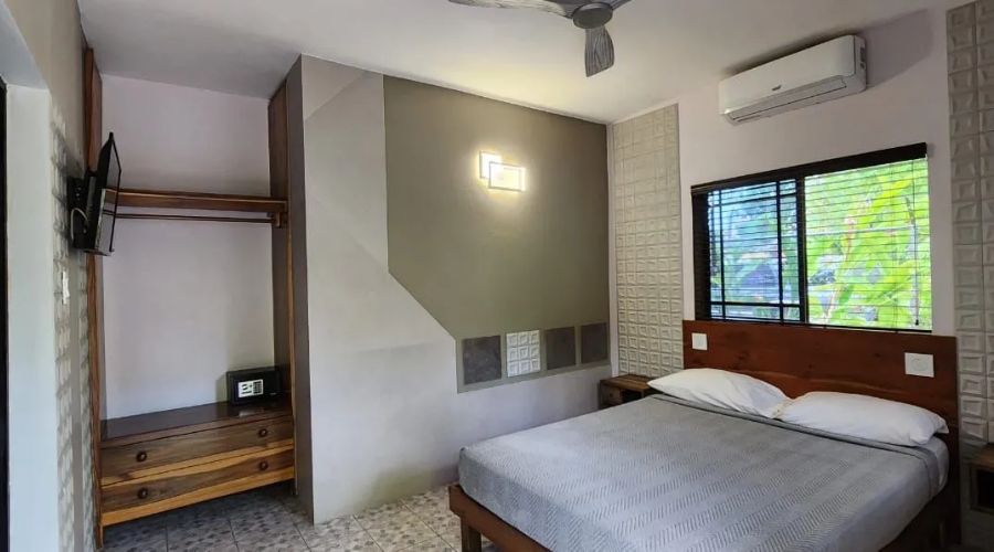 Sunrise Club Hotel Restaurant & Bar - 4-Star