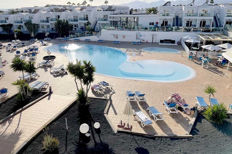 Hotel Plaza Palmeras 4-Star