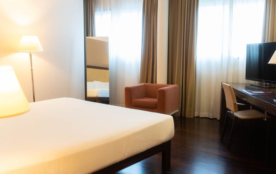 Cruise Hotel - 4 Star