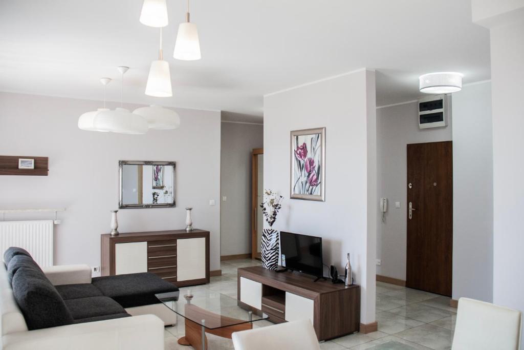 Senator Warsaw Apartments, 4 Star