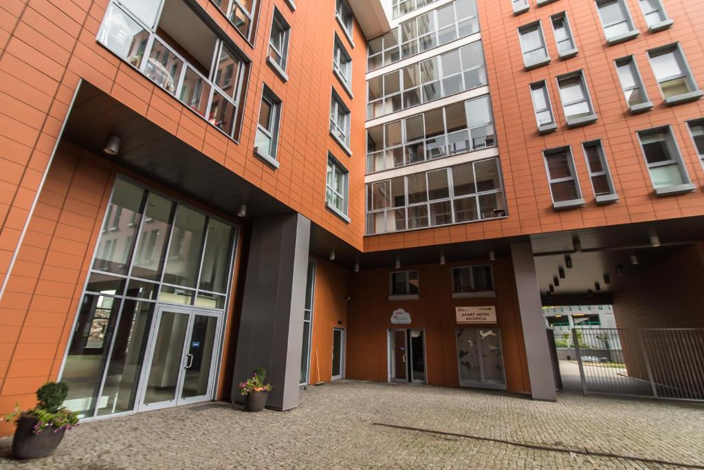 Senator Warsaw Apartments, 4 Star