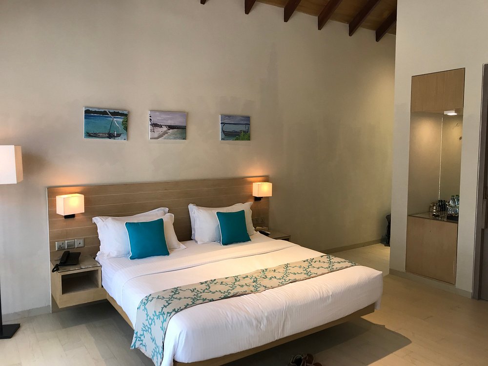 Malahini Kuda Bandos Resort - 4 Star