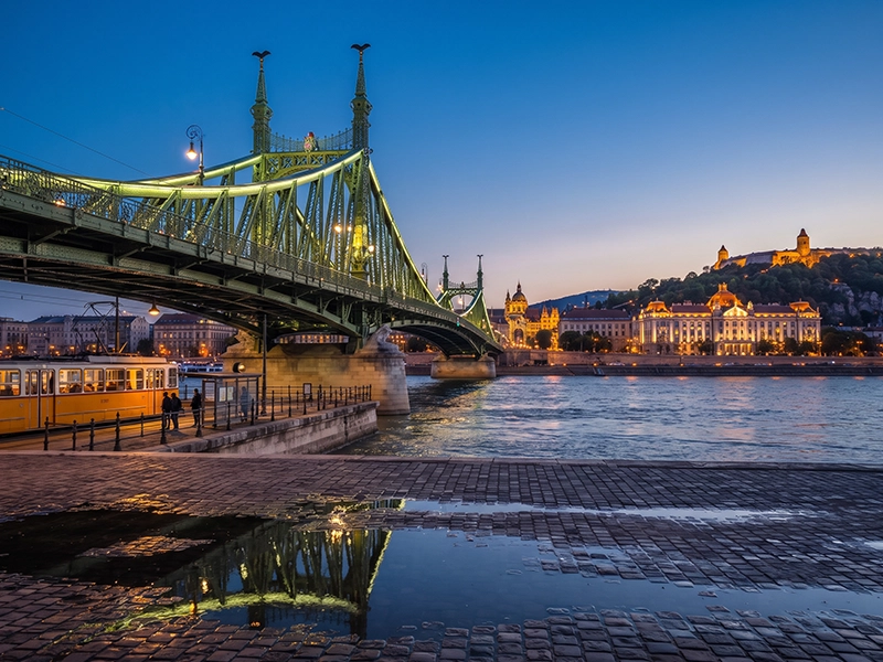 Budapest City Break with Magical Evening Danube Cruise